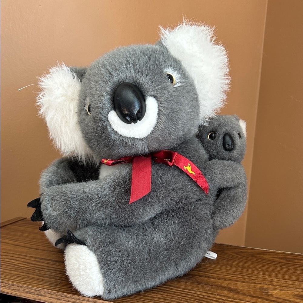 Koala Bear with Babies Plush Stuffed Animal  7 inches Australian Souvenir 11“